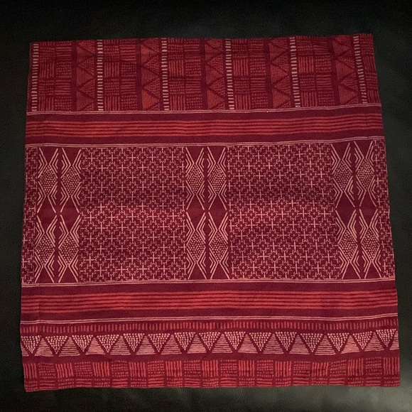 RATAN TEXTILES PVT. LTD.
PILLOW COVER
COTTON & LINEN 18” x 18”
MADE IN INDIA NEW - Picture 8 of 10